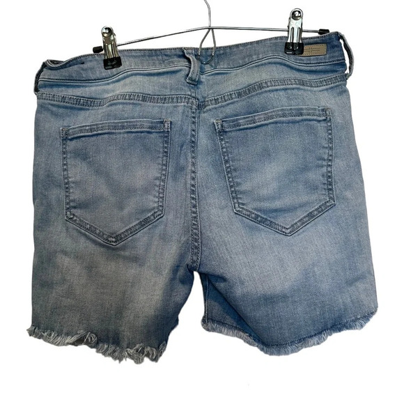 Liverpool Jeans Light Wash Distressed Denim Shorts size 6 - Picture 2 of 6